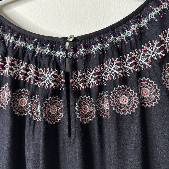 Velvet By Graham & Spencer Eva Black Peasant Top Pastel Embroidered Neck XS - Picture 13 of 16